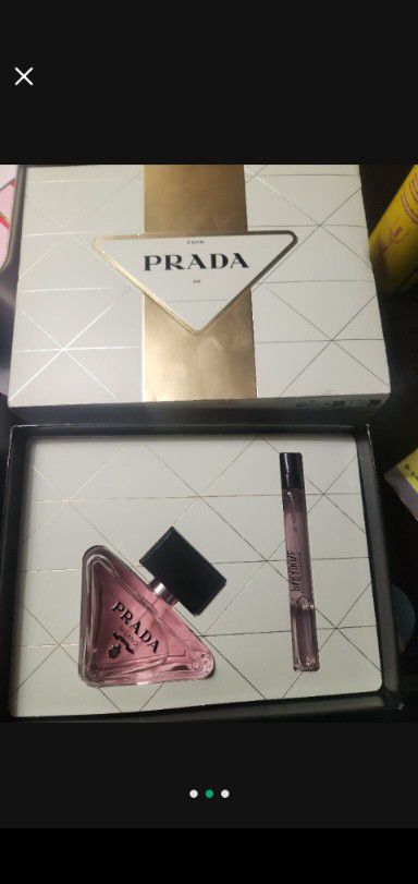 Prada Paradoux Milano Woman's Perfume Gift Set 