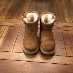 Genuine Kids Size 1 Ugg Boots 