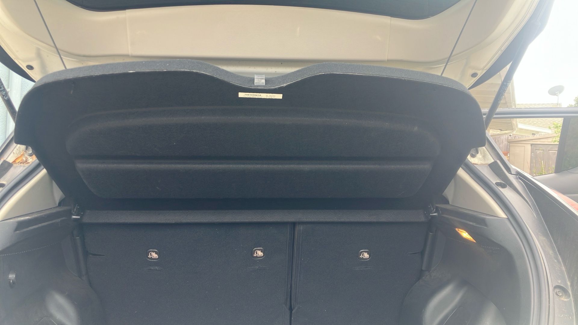 Nissan Leaf Cargo Cover
