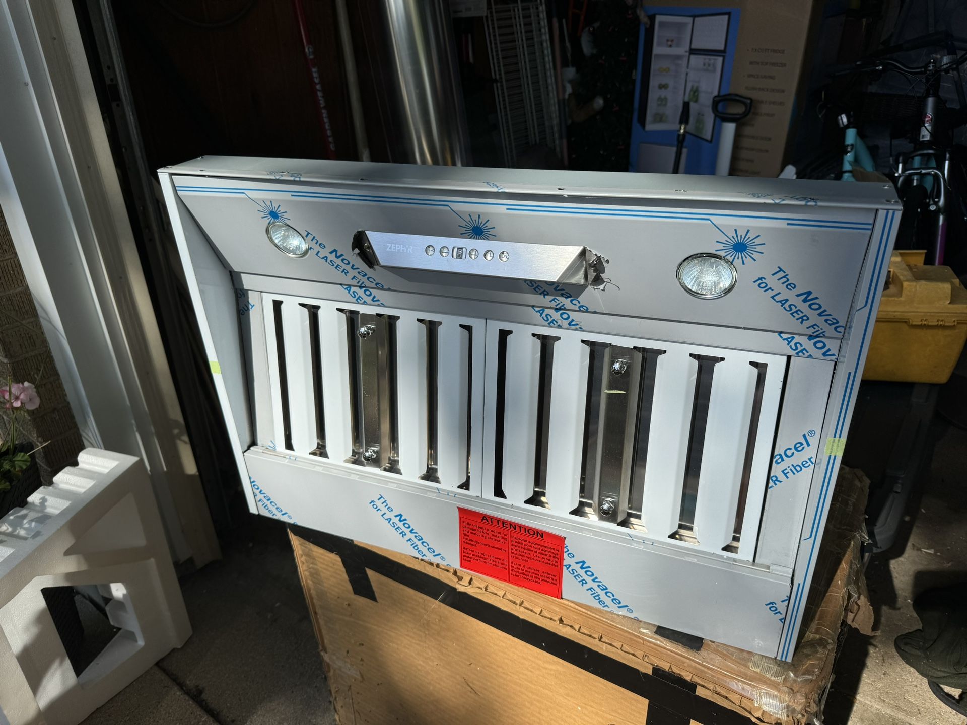 Zephyr Monsoon 1 Insert Range Hood