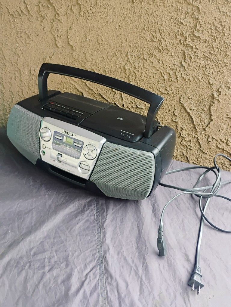 Vintage Radio CD Cassette 3 in 1