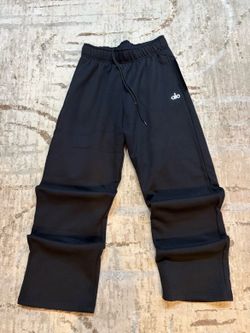 Alo uncuffed loose sweat pants with tags