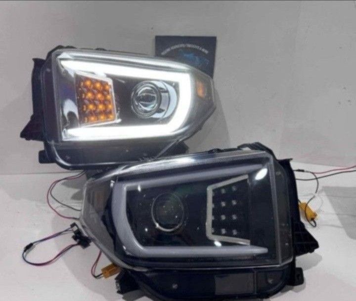 Toyota Tundra 2014-2021 Headlights 