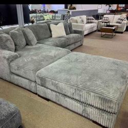 Lindyn Fog 3 Piece Sectional & Ottoman 