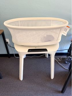 Mamaroo 4moms (now Uppababy) Bassinett