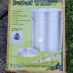 Bayou Classic Turkey Fryer #3025 Factory Sealed 