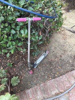 Pink Handle Scooter must pick up now or tomorrow