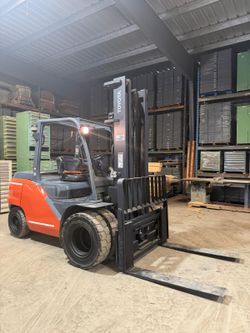Mechanic speical - see description - 2017 Toyota 10,000 Lb capacity diesel, dual all terrain tire forklift