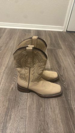 Cowboy boots size 8