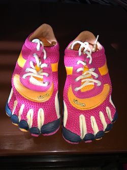 Little girl vibrams size 4 youth((worn 3x)