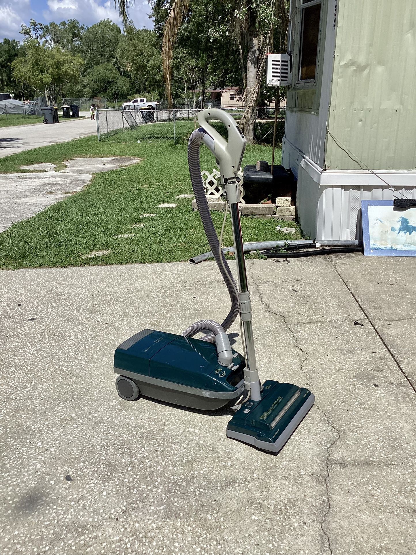 Kenmore Whispertone Canister Vacuum With All Attachments