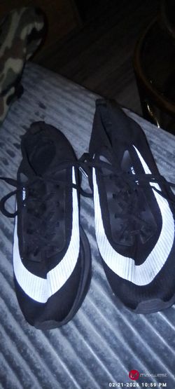 .Black And White Shoe" 200m X". Great Looking Shoes. Size 44 In China