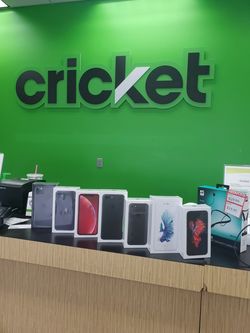 iPhone 11 or Samsung Galaxy S10