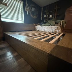 Sturdy Wood Queen Bed Frame 