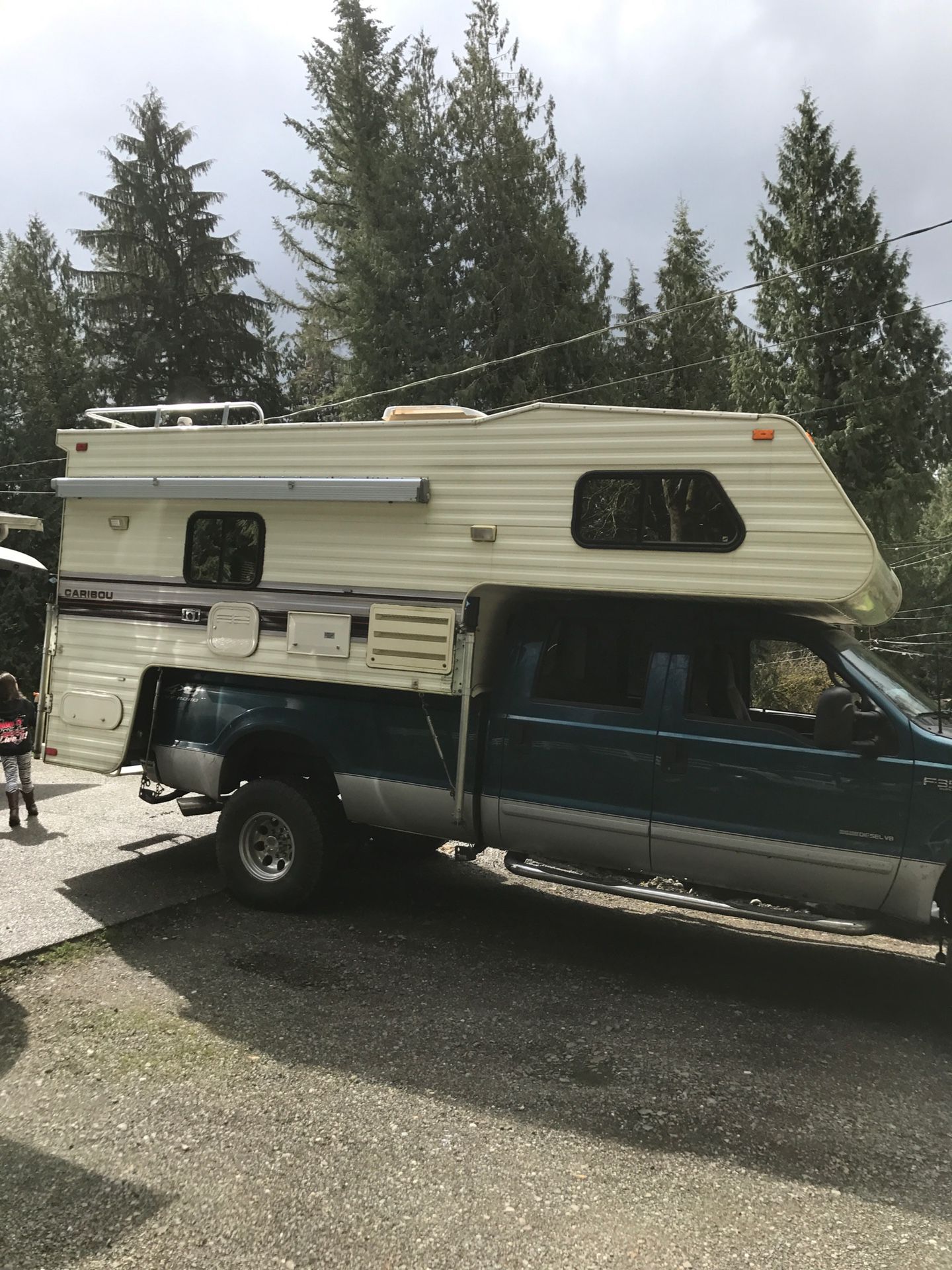 1993 Fleetwood Caribou 10gx in bed camper