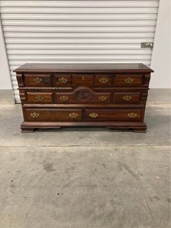 Dresser