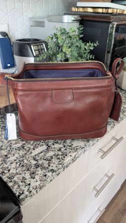 Dooney & Bourke Florentine Leather Dopp Kit / Travel Bag – Brown
