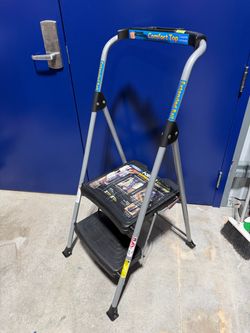#296 Werner 2-Step Podium Folding Step Stool Step Ladder 225 lb.