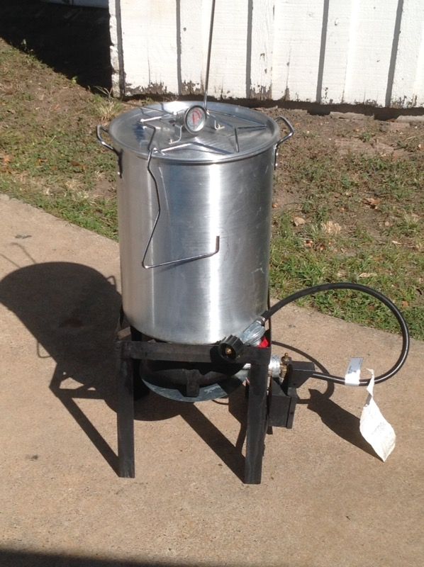 OLLA GRANDE CON TRES CAPAS DE TEFLON 30QT. for Sale in Grand Prairie, TX -  OfferUp