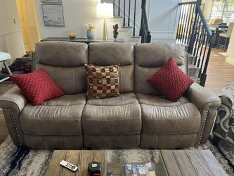 Recliner Couch With USB Ports 1 Yr Old