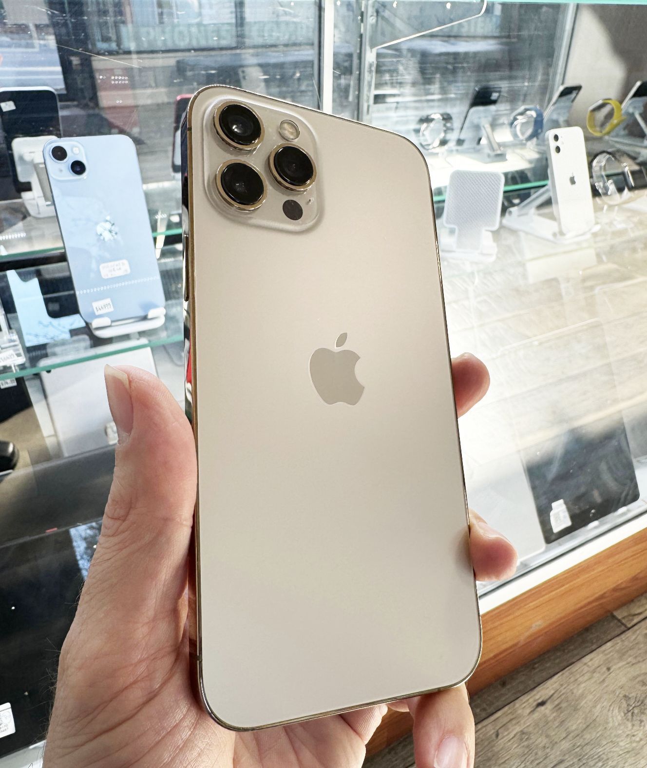 Unlocked iPhone 11 Pro Max - Desbloqueado 