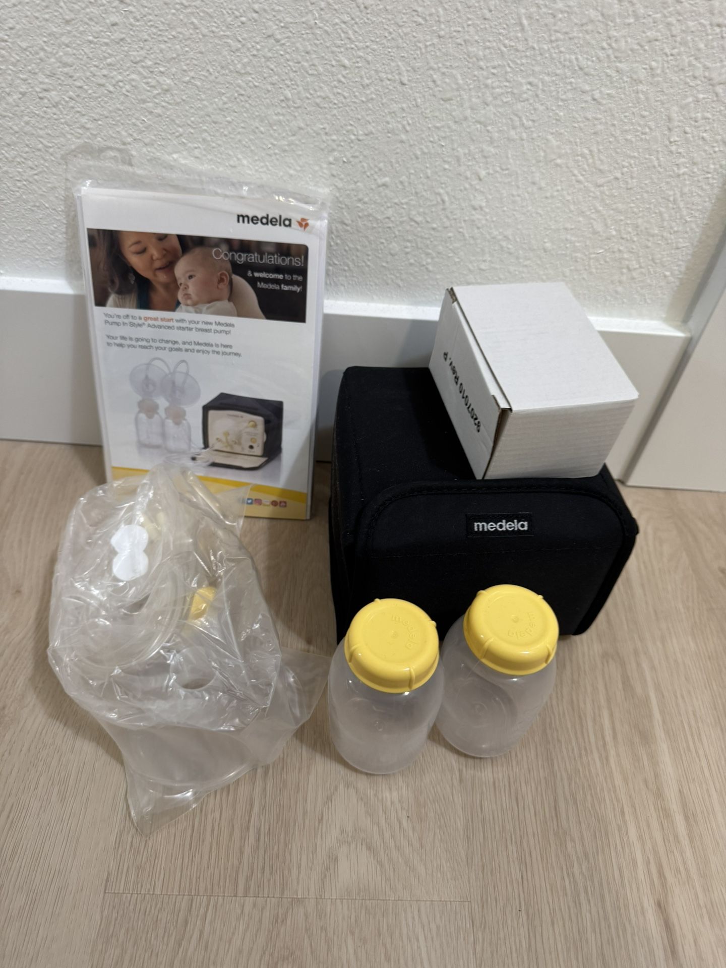 Medea Pump in Style Advanced Double Breast pump New Open -not Used