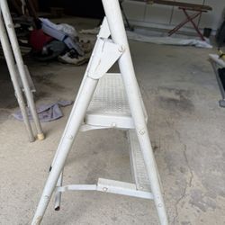 2 Free Ladders 