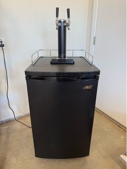 Arctic King Dual Tap Kegorator