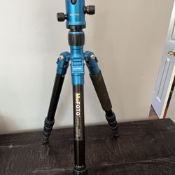 Mefoto  Roadtrip Tri-pod & Manfroto Mhxpro Ball head