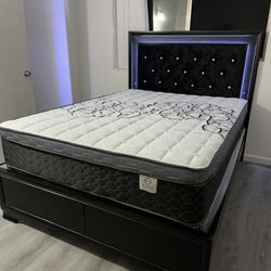 Queen Bed  / Mattress Included / Platform Bed W/ Built-In LED Lights   Color: Black.     🔥  Cama Queen Size / Colchon Incluido.  Cama Con Luz Led