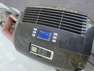 Free DeLonghi Portable Air Conditioner (For Parts or Repair)