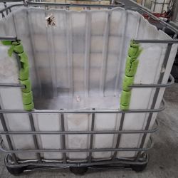 Pallet Tote Tanks-Cut Tops Horse Feeders