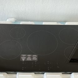 KitchenAid 36 in. Electric Induction Modular Cooktop in Black w/ 5 Burner Elements - Free One Year Warranty 