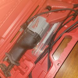 Milwaukee 6519-31 Sawzall Reciprocating Saw Kit. 