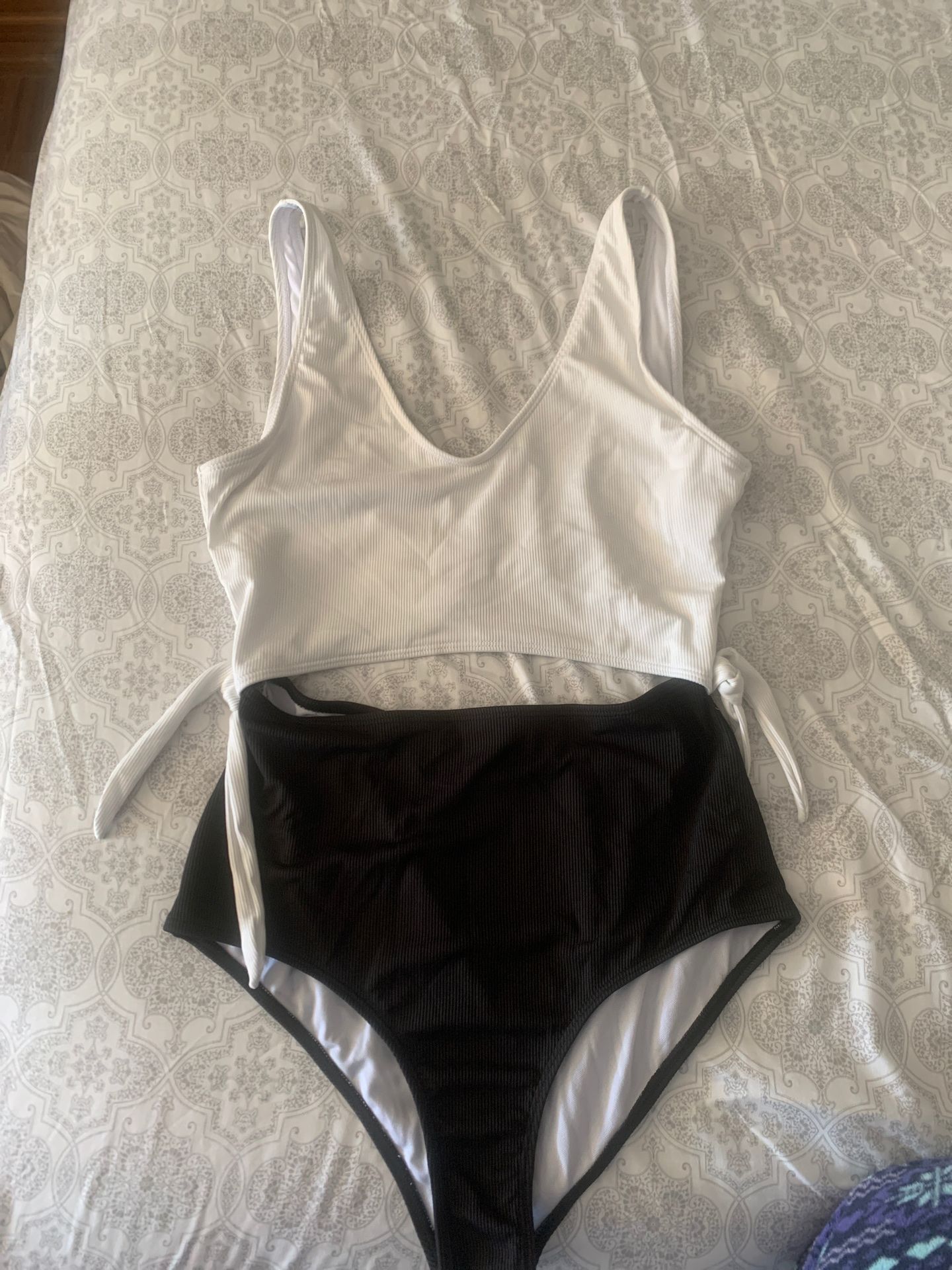 New never worn bathing suit XL