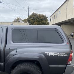 Like-New Leer 100XR Camper Shell – Fits 2nd Gen Tacoma (5ft Bed)