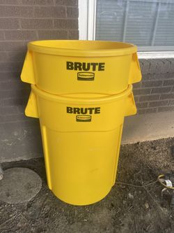 Rubbermaid 44 Gallon Trash Can 
