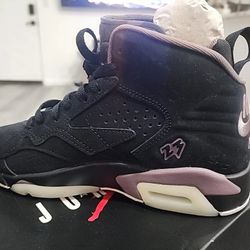 Nike AIR JORDAN MVP Women's  Sneaker (6.5, Purple/black/cream)