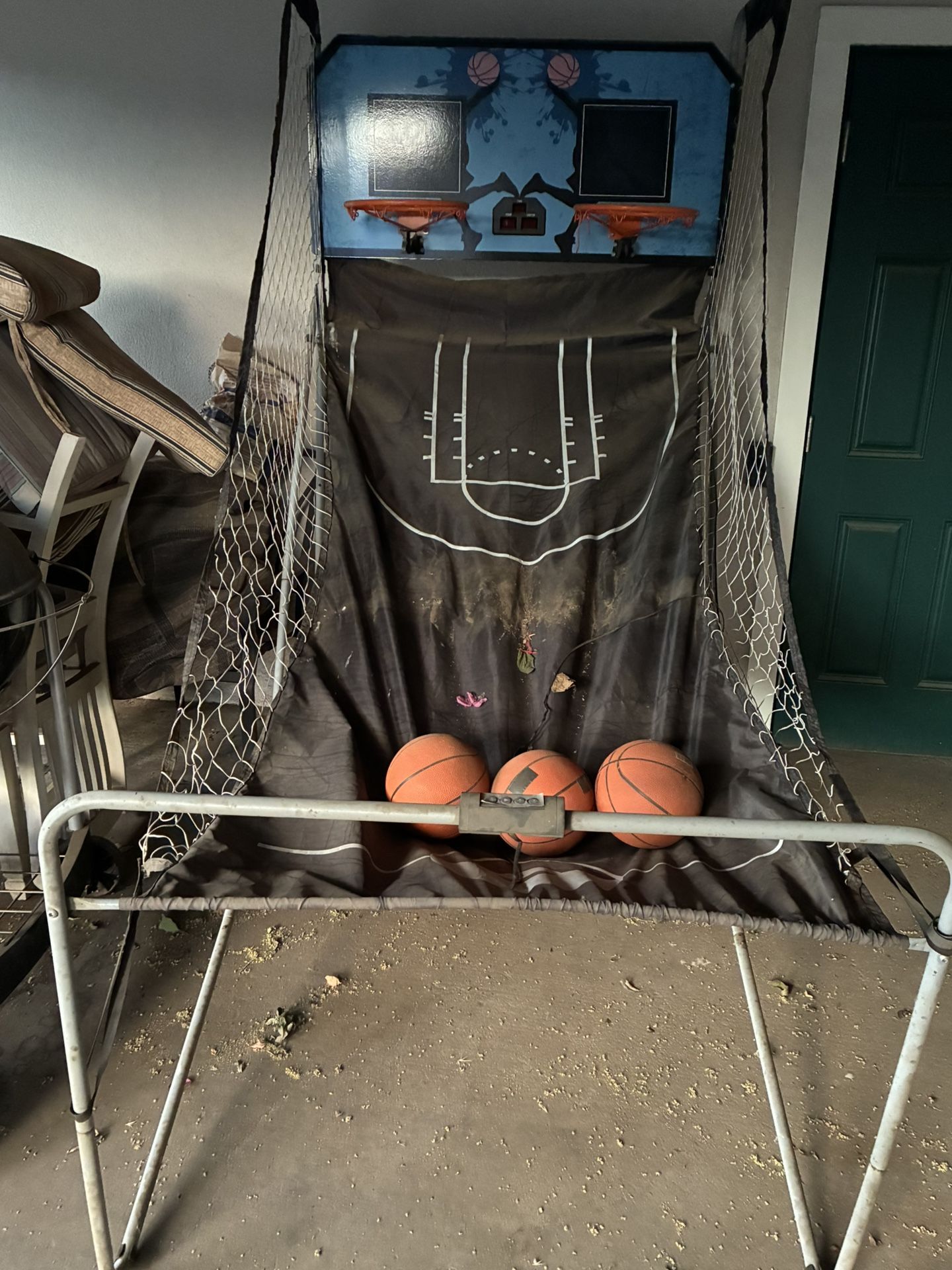 Basketball arcade game