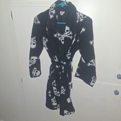 Large Black, Skull And Cross Bones Robe