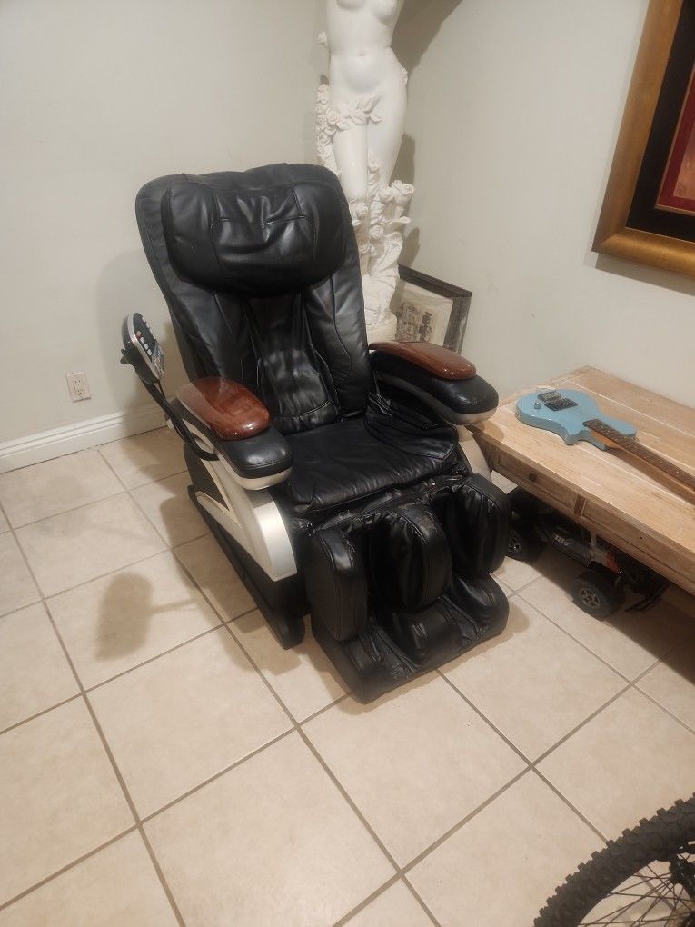 Massage Chair Works Great