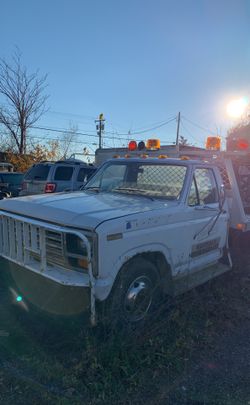 Ford F-350 Tow Truck