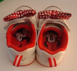 Minnie Mouse shoes