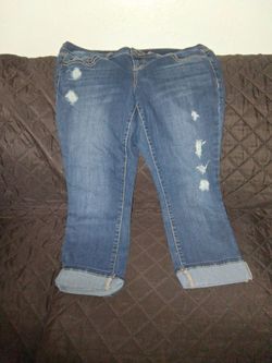 Ladies Capri jeans size14 design with gold diamonds on the back pockets $5