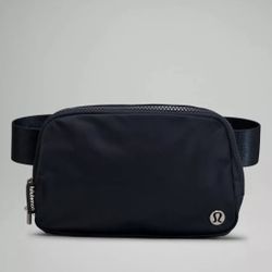 NWT 🍋 Lululemon 🍋 Everywhere Belt Bag True Navy, Fanny Pack, purse