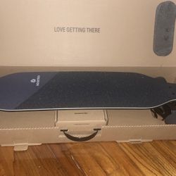 Boosted Board Brand New (Box Is damaged) 