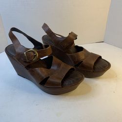 BORN Leather Wedge Sandals Women Size 9 Buckle