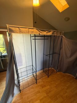 Portable dresser