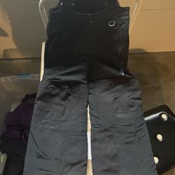 Snow Gear: Snow Boots, Pants, Jackets, and Gloves 
