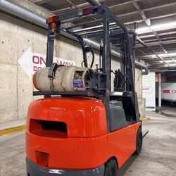 TOYOTA M7 forklift for sale EXCELLENT 